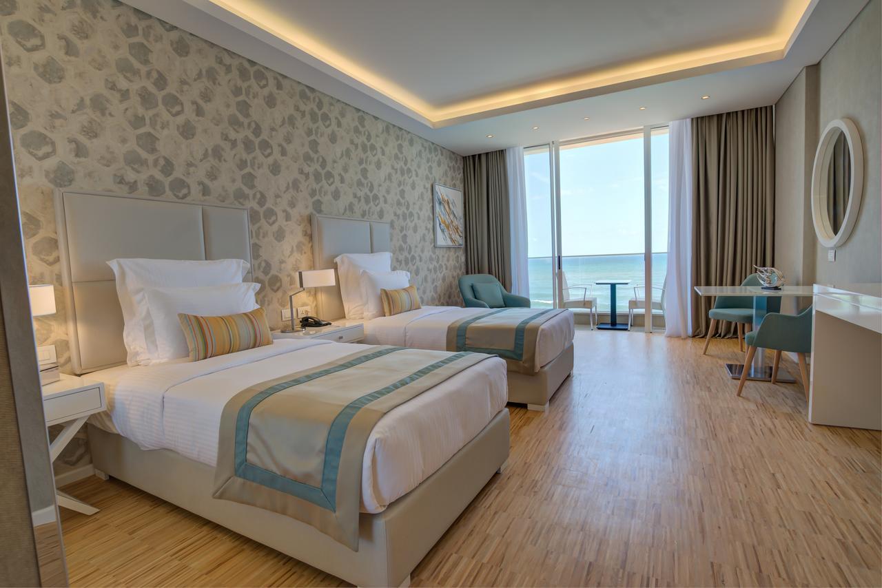 Lancaster Eden Bay Hotel เบรุต ภายนอก รูปภาพ