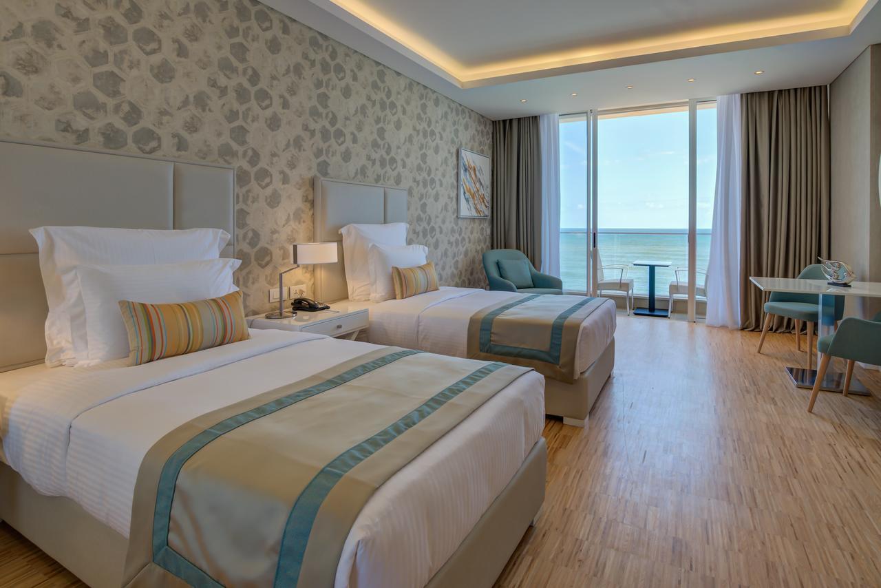 Lancaster Eden Bay Hotel เบรุต ภายนอก รูปภาพ